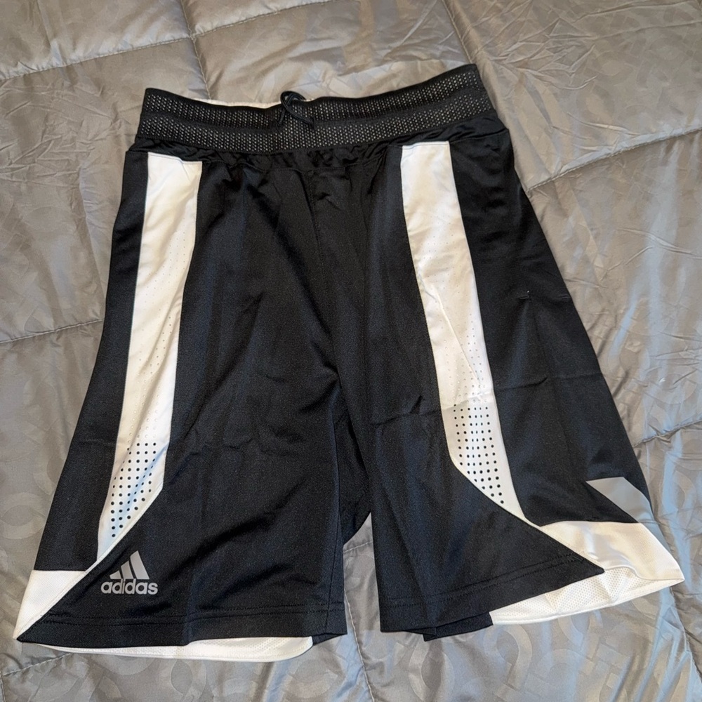 NWT Large Adidas Men's Athletic Shorts in Black and White